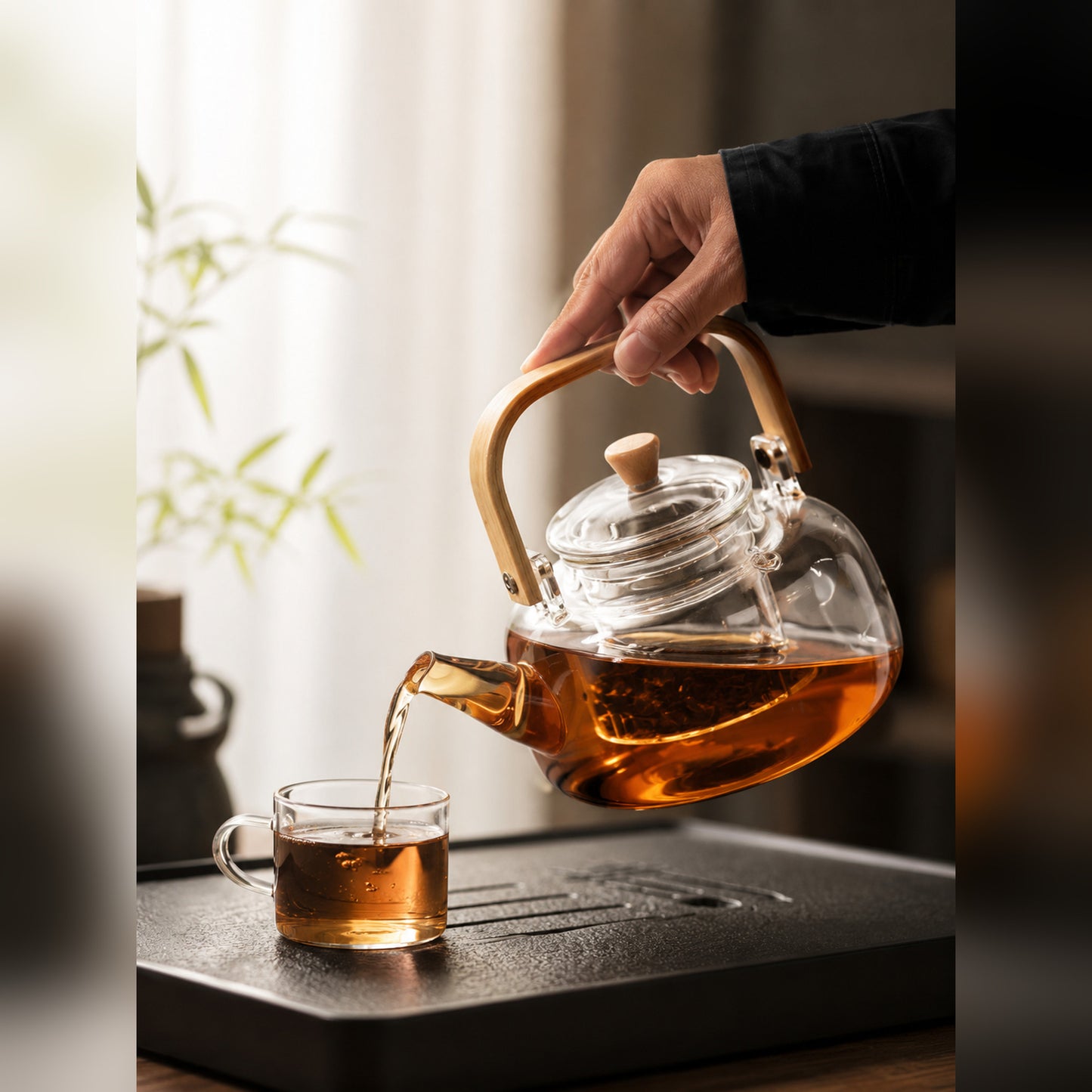 Borosilicate Glass Teapot with Bamboo Handle & Removable Glass Infuser — Stovetop-Safe Tea Kettle for Loose Leaf Tea, 800ml